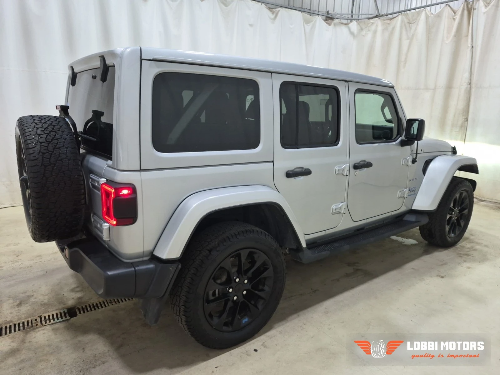 Jeep Wrangler, снимка 3 - Автомобили и джипове - 55955754