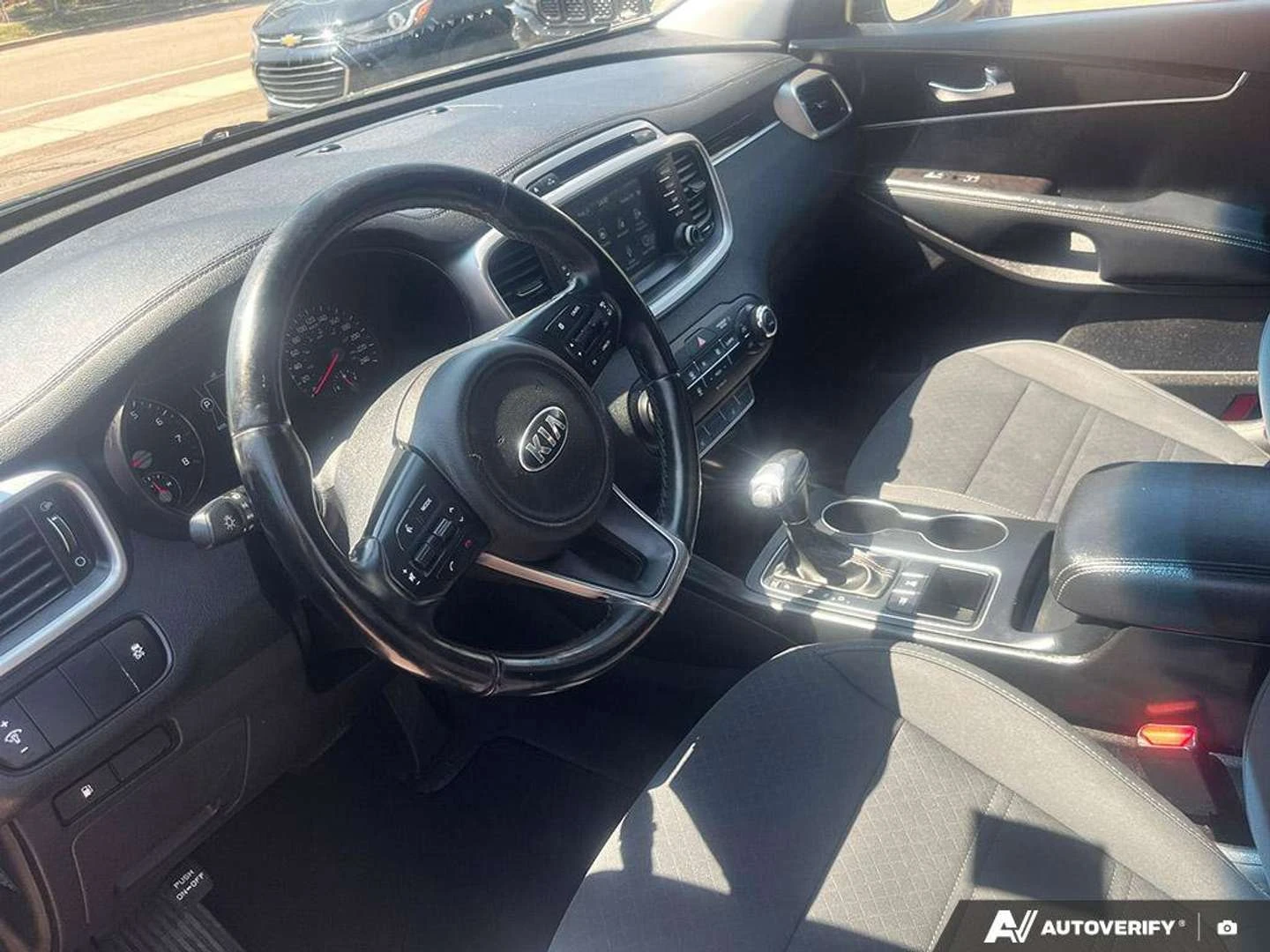 Kia Sorento, снимка 11 - Автомобили и джипове - 56019654