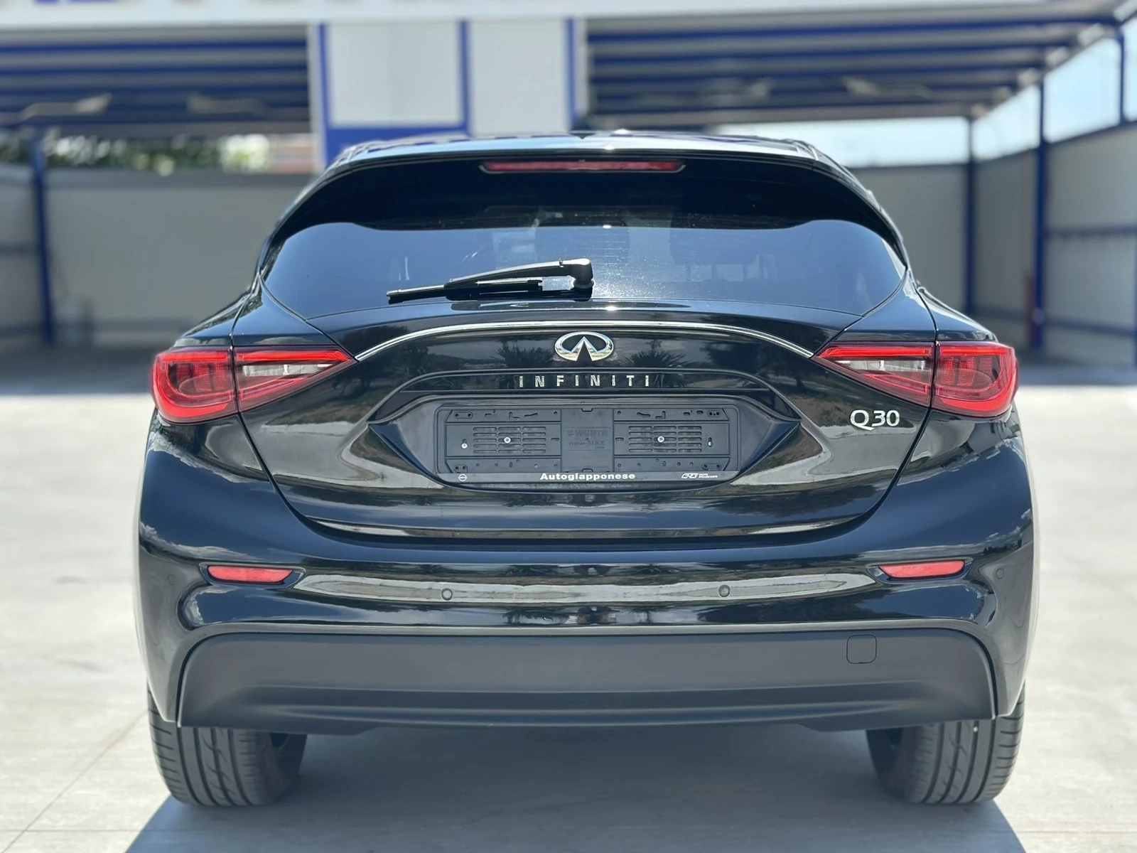 Infiniti Q30, снимка 6 - Автомобили и джипове - 56188792