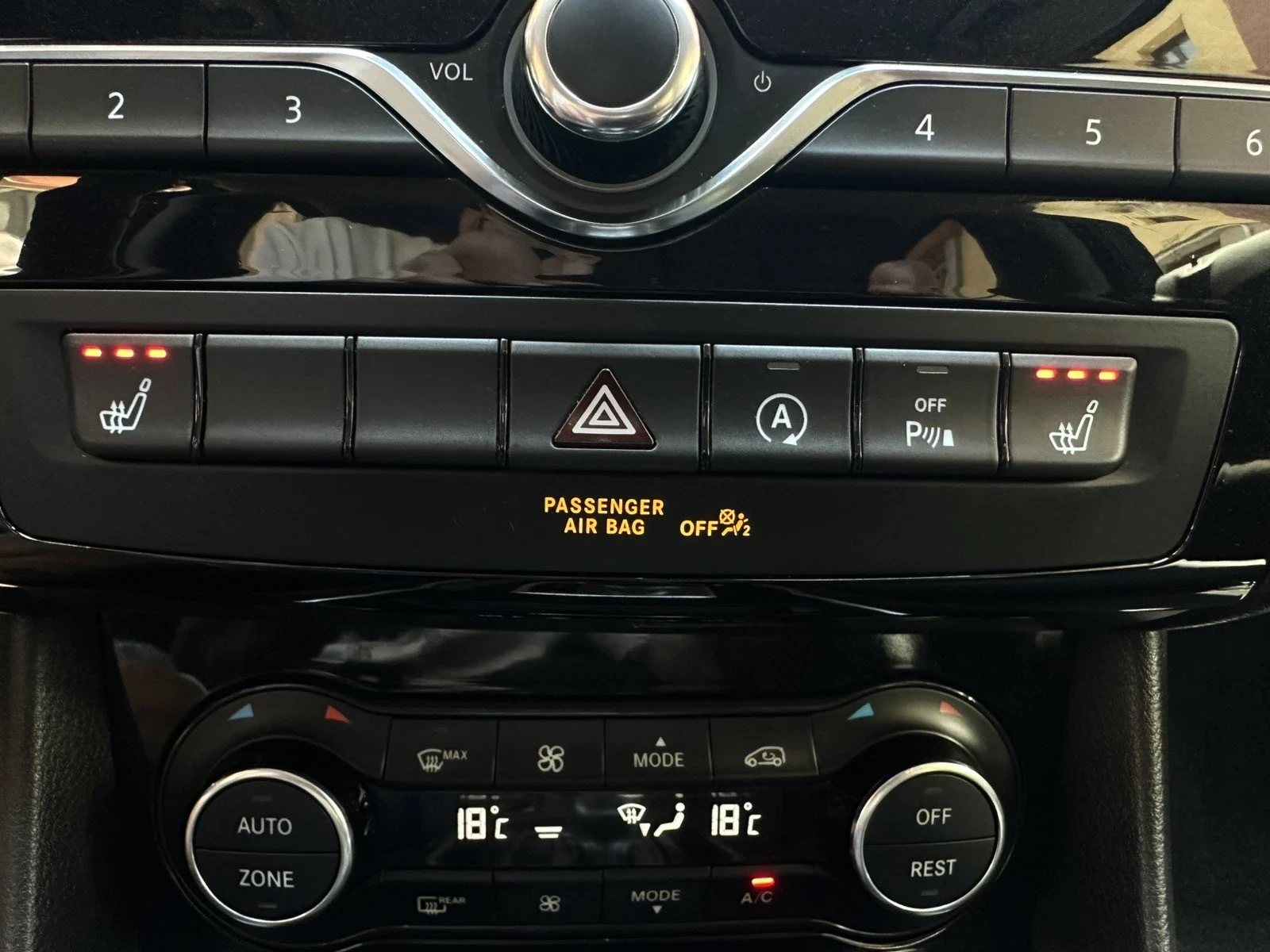 Infiniti Q30, снимка 14 - Автомобили и джипове - 56188792