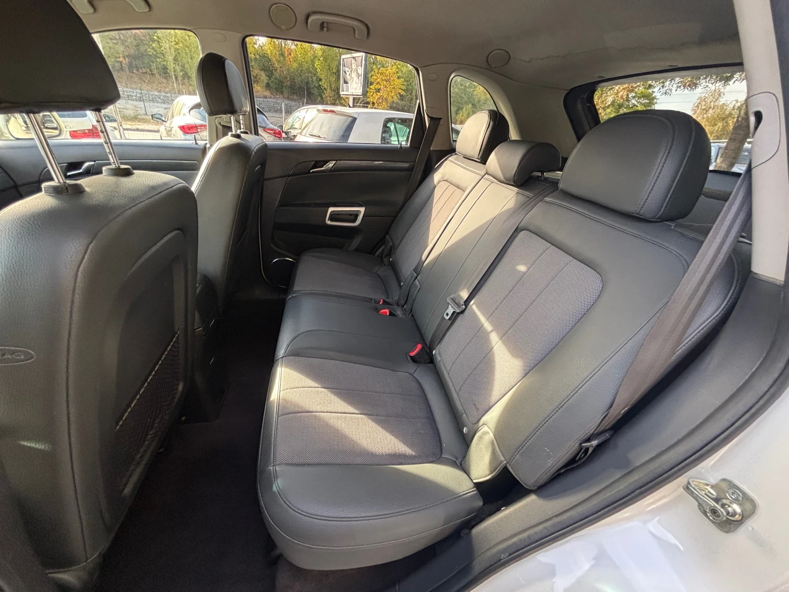 Opel Antara 2.0CDTI, снимка 10 - Автомобили и джипове - 56395722