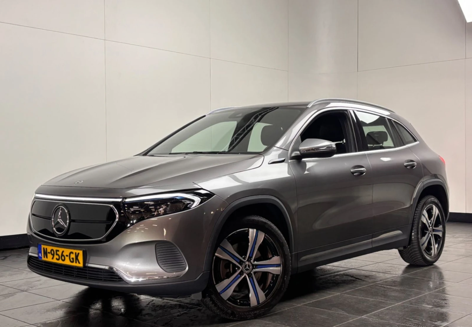 Mercedes-Benz EQA 250, снимка 3 - Автомобили и джипове - 56621459