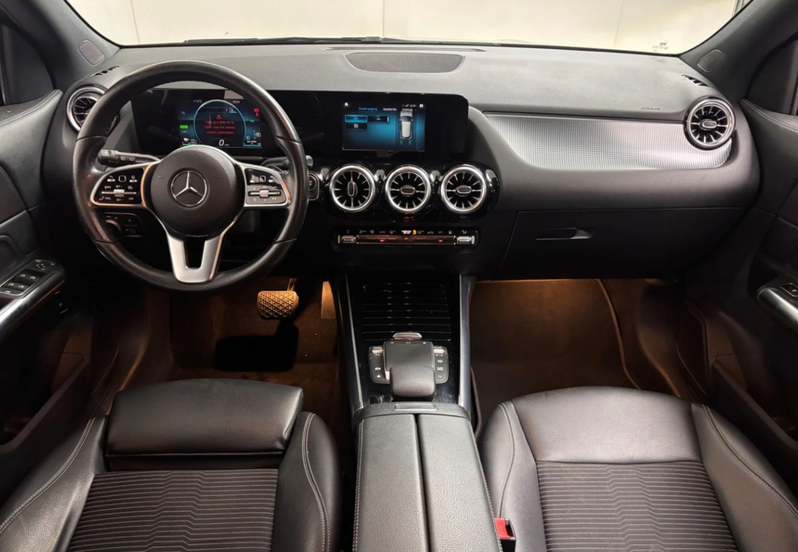 Mercedes-Benz EQA 250, снимка 6 - Автомобили и джипове - 56621459