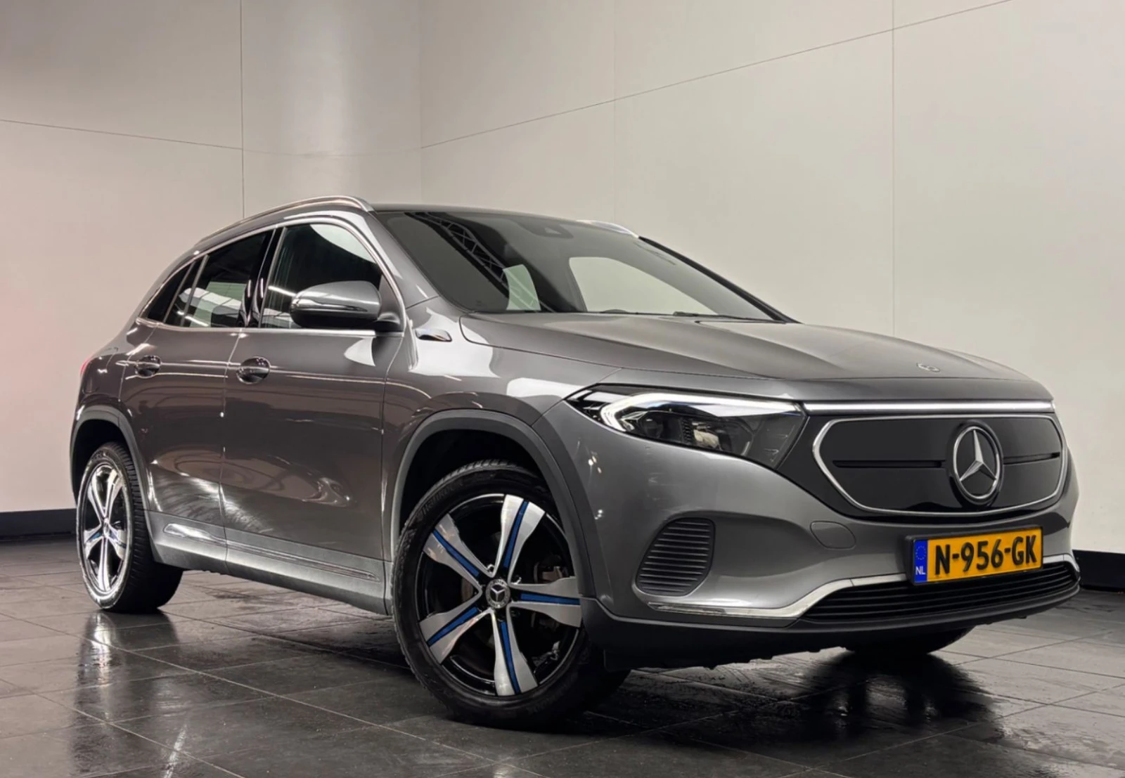Mercedes-Benz EQA 250, снимка 5 - Автомобили и джипове - 56621459