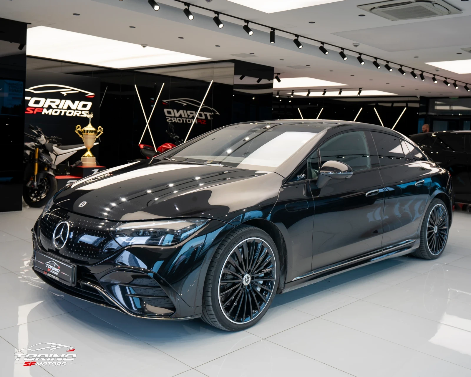 Mercedes-Benz EQE 350 4M* AMG* HEAD-UP* KEYLESS* BURMESTER* FULLMAXX