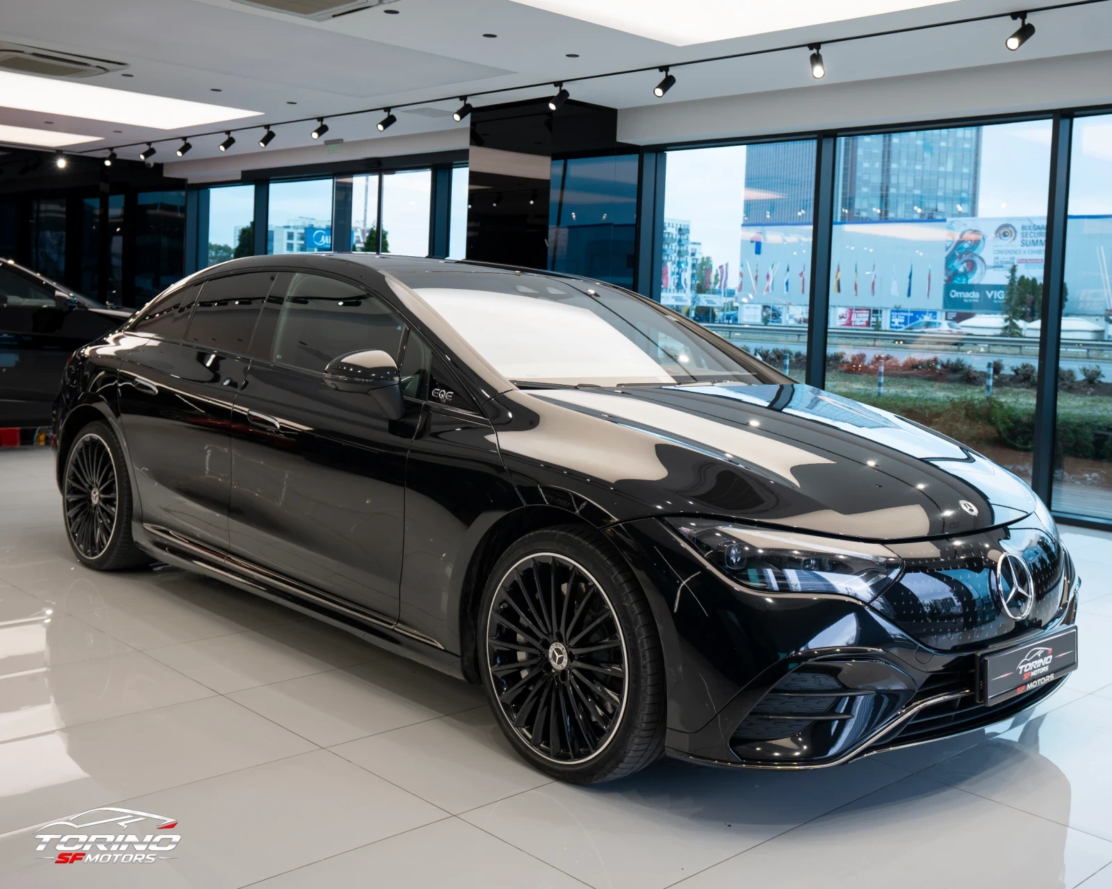 Mercedes-Benz EQE 350 4M* AMG* HEAD-UP* KEYLESS* BURMESTER* FULLMAXX | Mobile.bg � ����������� 7