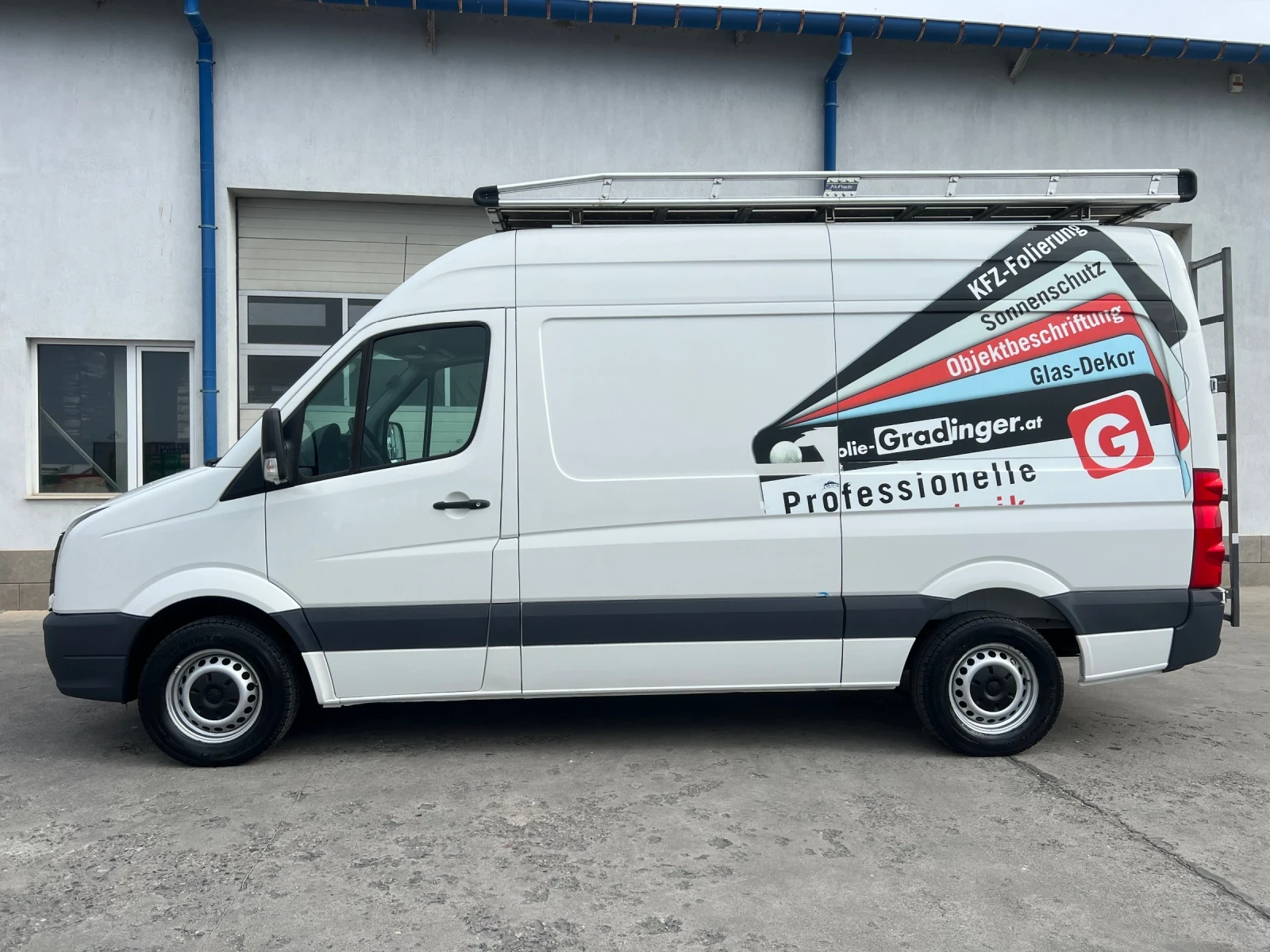 VW Crafter 136к.с / Климатроник / Като нов!, снимка 4 - Бусове и автобуси - 54213591
