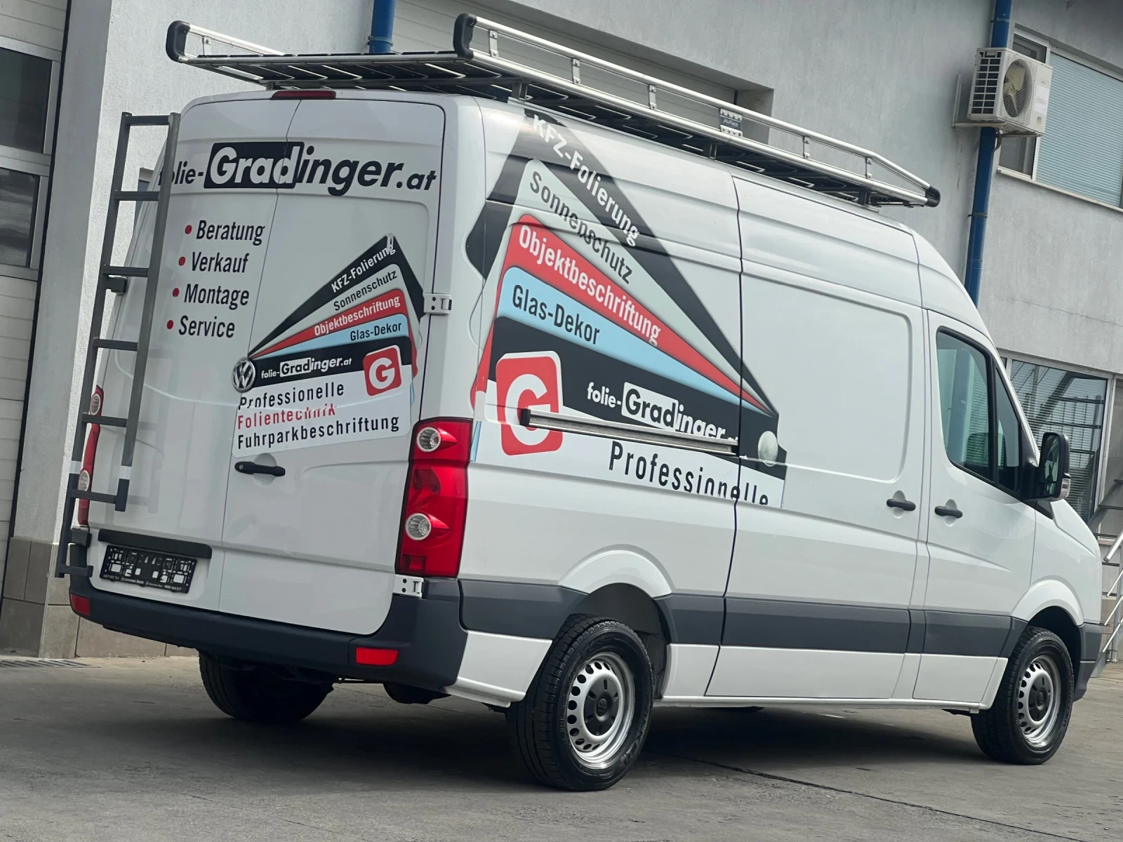 VW Crafter 136к.с / Климатроник / Като нов!, снимка 9 - Бусове и автобуси - 54213591