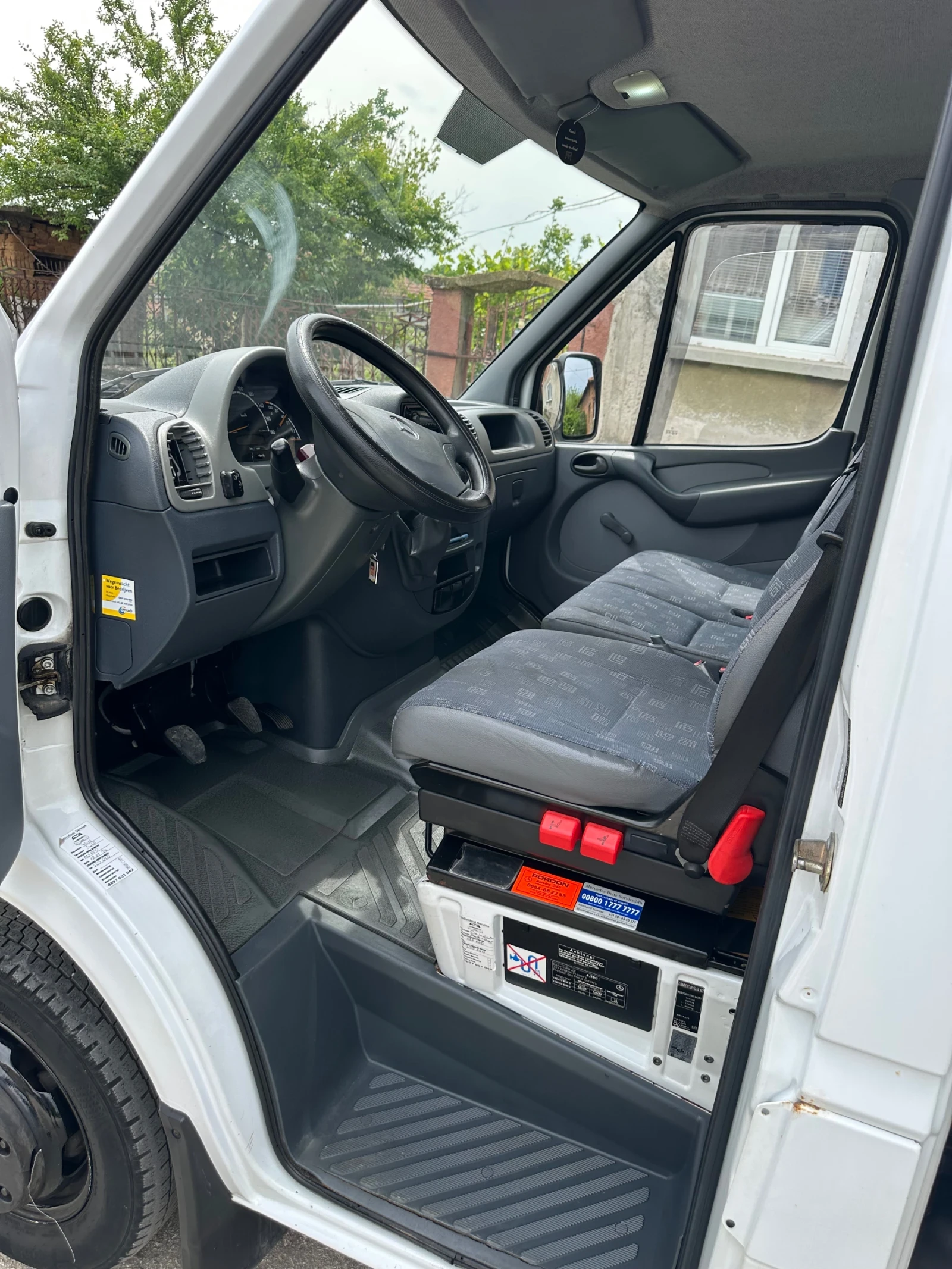 Mercedes-Benz Sprinter 413, снимка 15 - Бусове и автобуси - 54573689