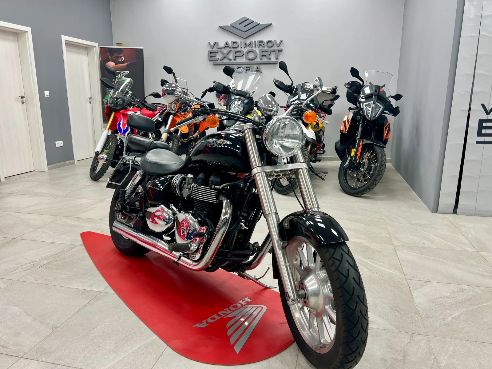 Triumph America 900 2010 - изображение 2