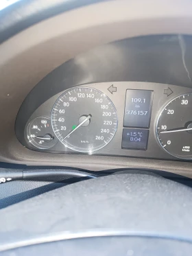 Mercedes-Benz 230, снимка 1