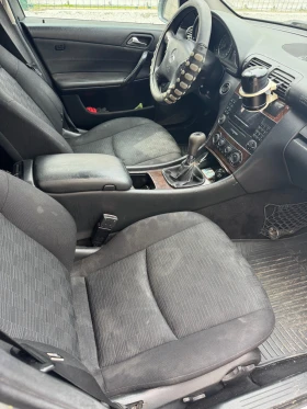 Mercedes-Benz 230, снимка 3