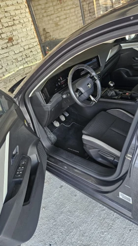 Opel Astra 1.2 Turbo business edition , снимка 7