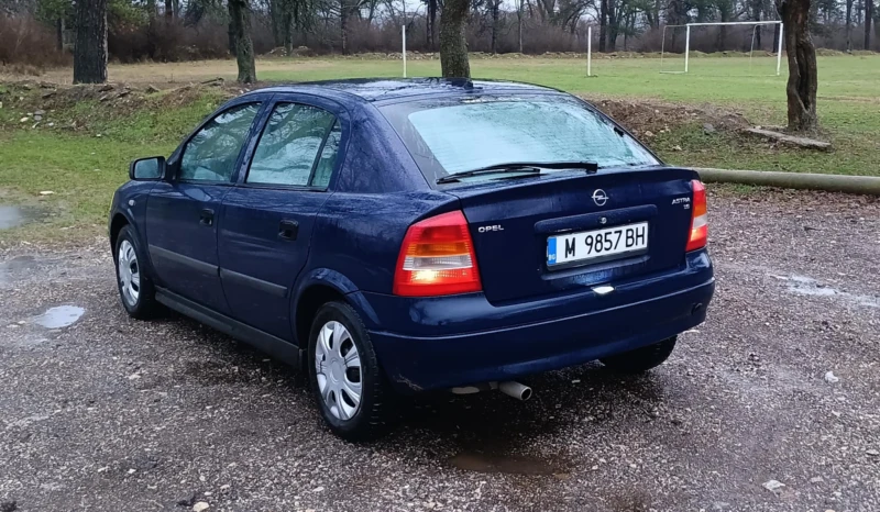 Opel Astra 1.6, снимка 6 - Автомобили и джипове - 48481311