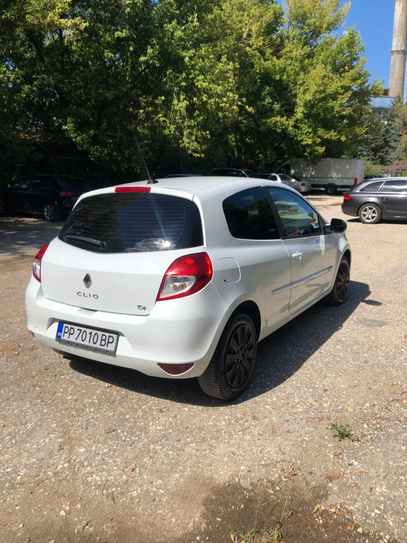 Renault Clio 1.6, снимка 6 - Автомобили и джипове - 49069756