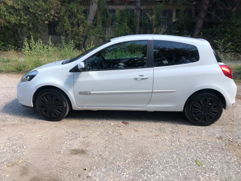 Renault Clio 1.6, снимка 3 - Автомобили и джипове - 49069756