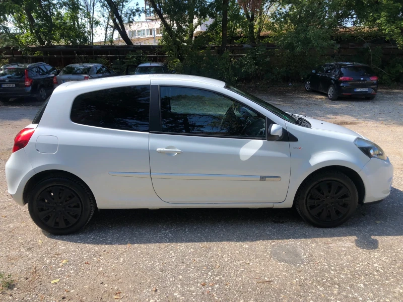 Renault Clio 1.6, снимка 7 - Автомобили и джипове - 49069756