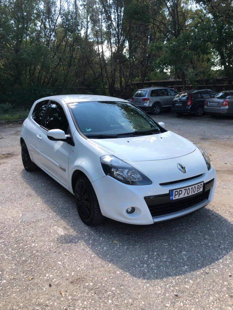 Renault Clio 1.6, снимка 8 - Автомобили и джипове - 49069756