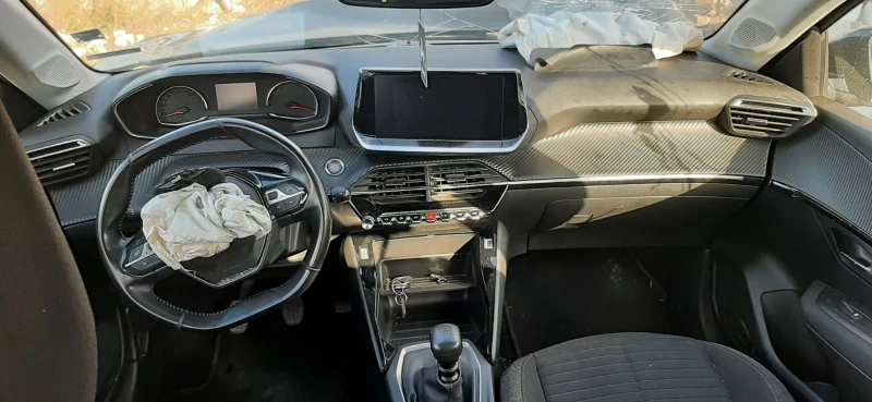 Peugeot 208 1.2  10TMA, снимка 5 - Автомобили и джипове - 52232766