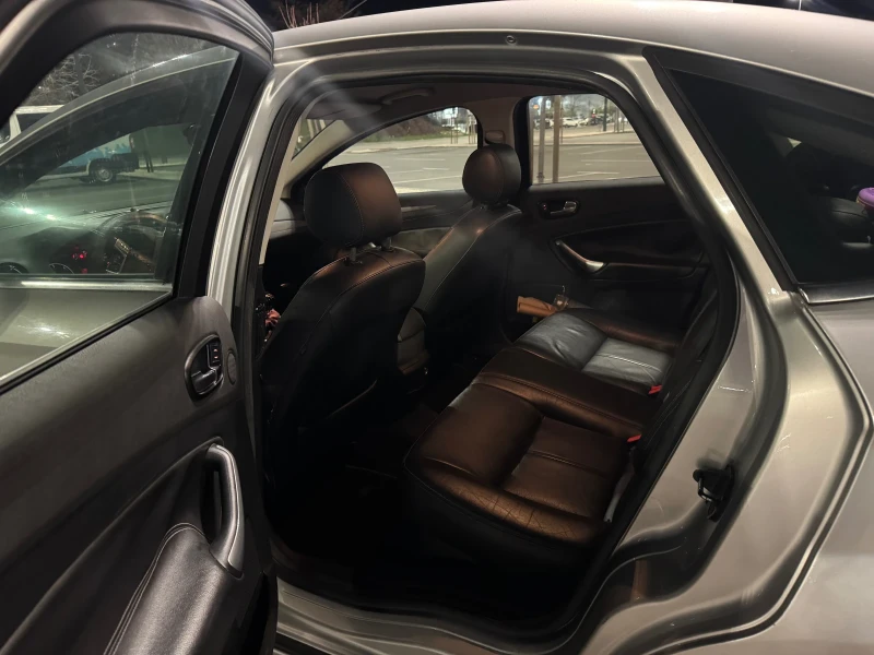 Ford Mondeo 2.0 TDCI, снимка 14 - Автомобили и джипове - 53540025