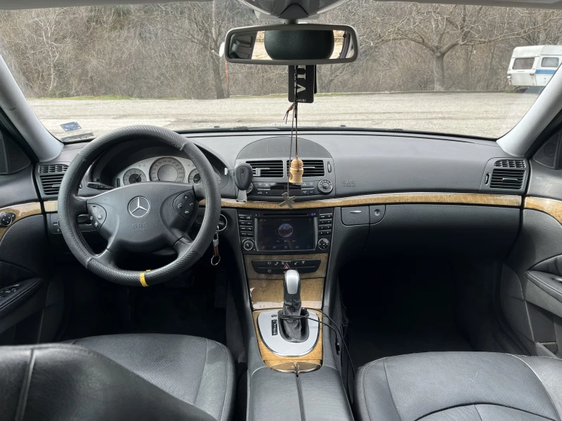 Mercedes-Benz E 280 Avantgarde, снимка 7 - Автомобили и джипове - 53594778