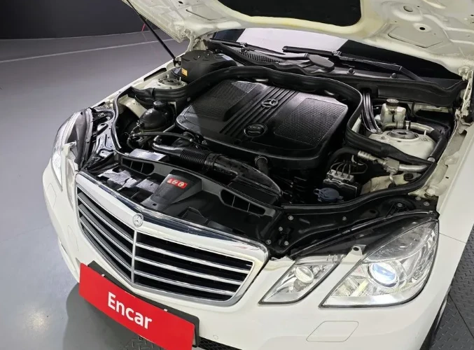 Mercedes-Benz E 220 Avantgarde - изображение 6
