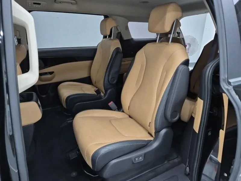 Kia Carnival 9-Seater Prestige, снимка 15 - Автомобили и джипове - 56355169
