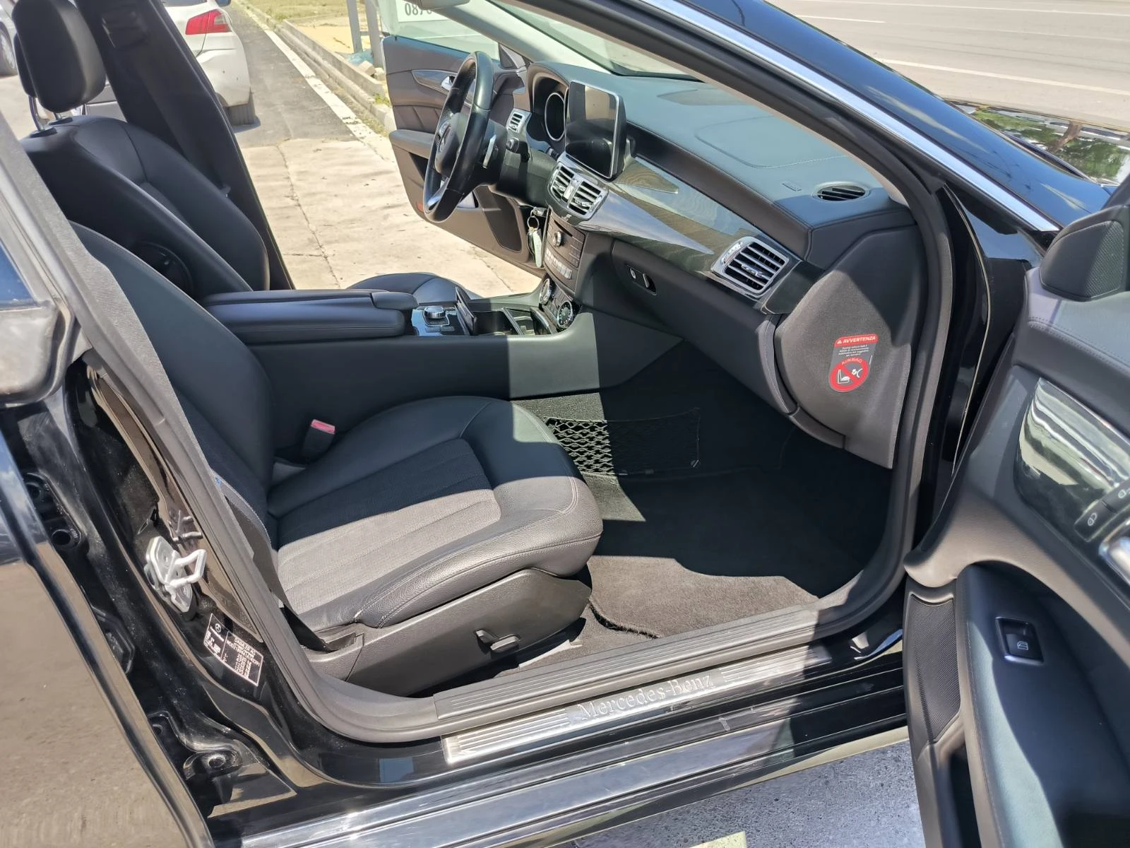 Mercedes-Benz CLS 350 3.0d-Euro-6B-Bluetec-4Matic, снимка 17 - Автомобили и джипове - 46156839