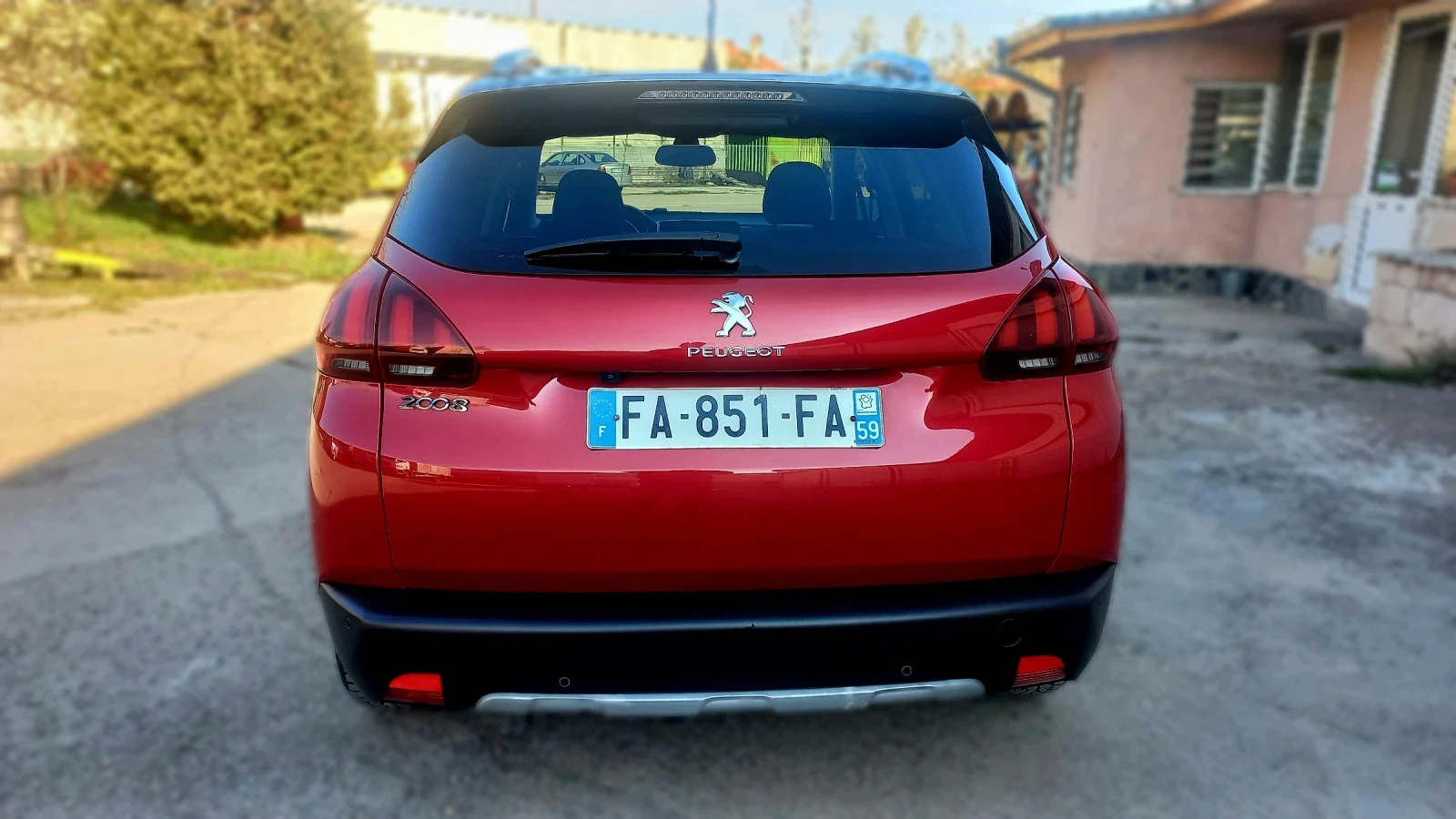 Peugeot 2008 1.2 PureTech, Allure, Facelift - изображение 6