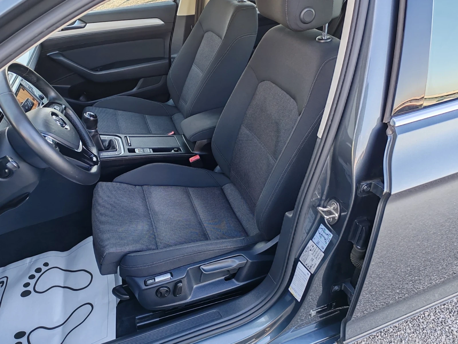 VW Passat 2.0TDI 150ks LED Navi Podgrev - изображение 7