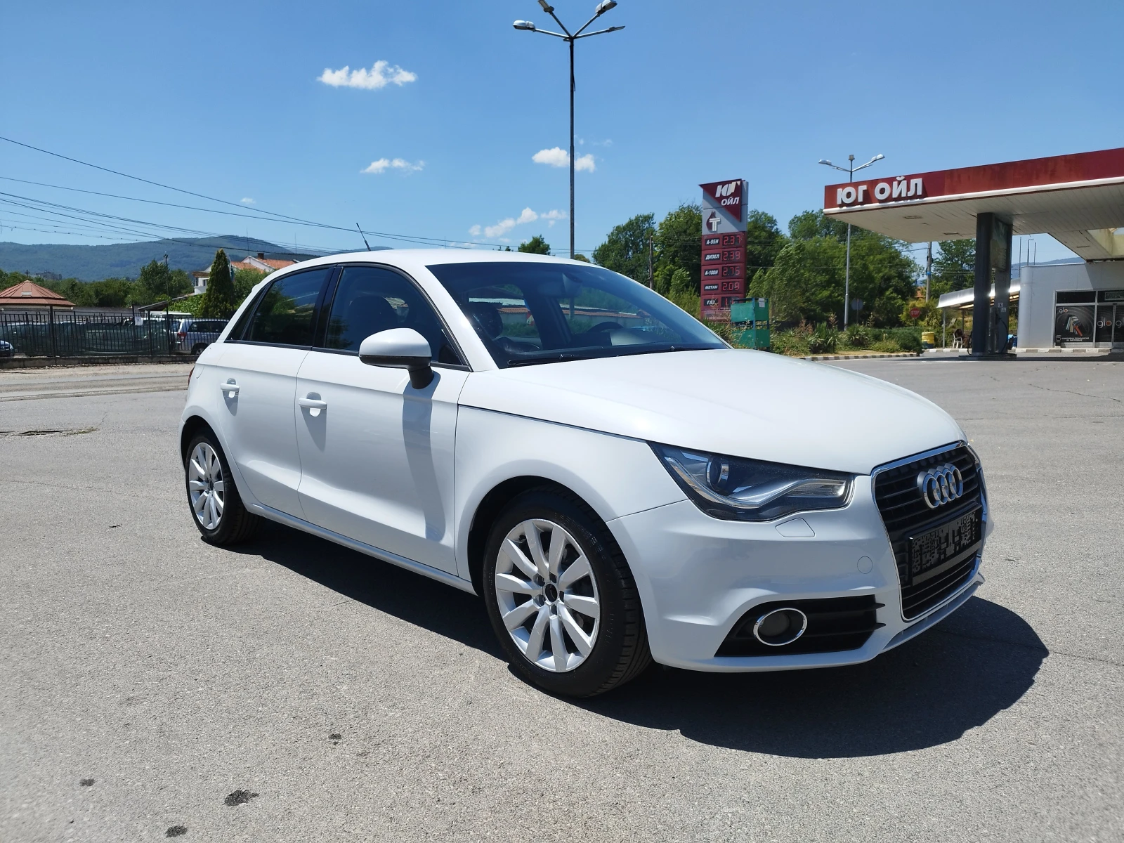 Audi A1 1.6  TDI - изображение 3