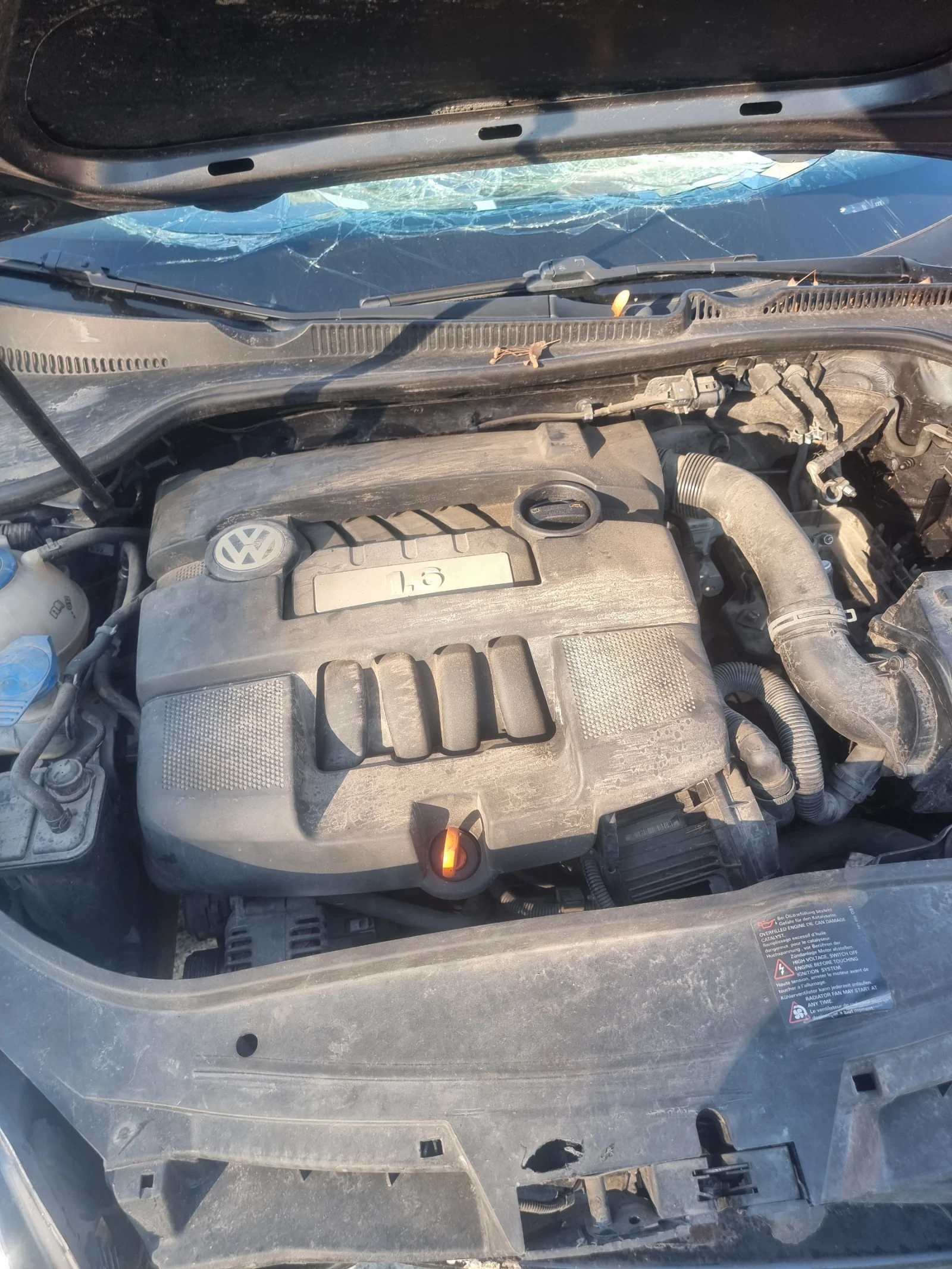 VW Golf 1600 102кс 5скорости - изображение 3