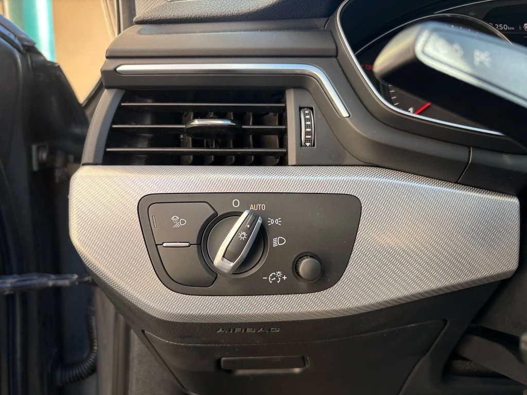 Audi A4 * Progressiv 45 TFSI quattro * CARFAX * БЕЗ ПЪРВОН - изображение 8