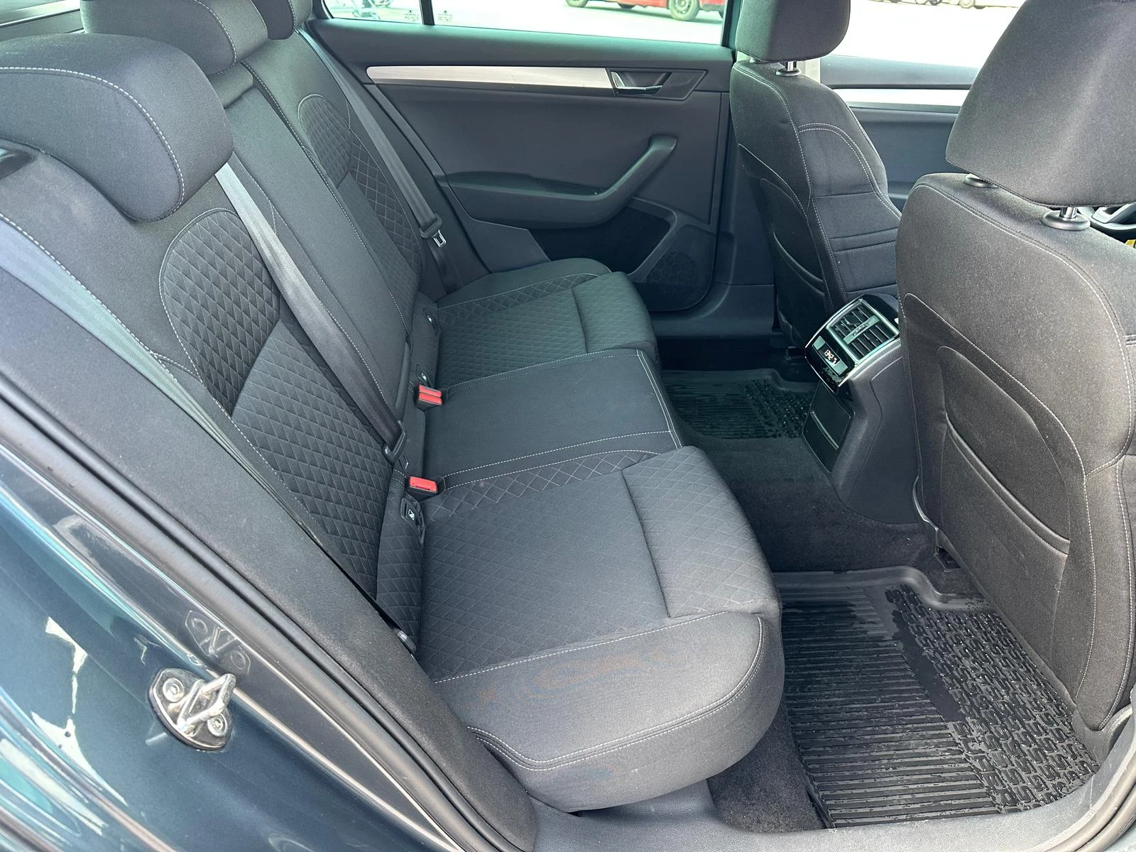 Skoda Superb 2.0TDI 190�� 4x4  | Mobile.bg � ����������� 13