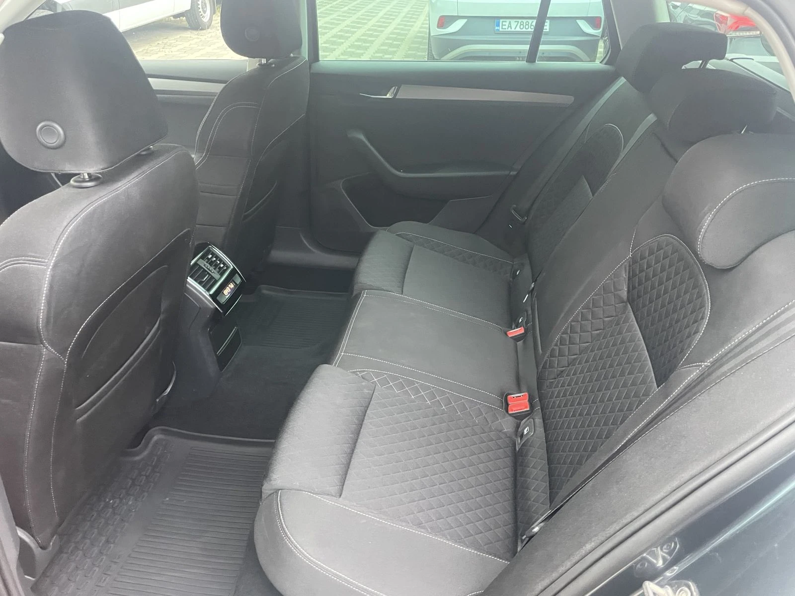 Skoda Superb 2.0TDI 190кс 4x4 , снимка 15 - Автомобили и джипове - 56365156