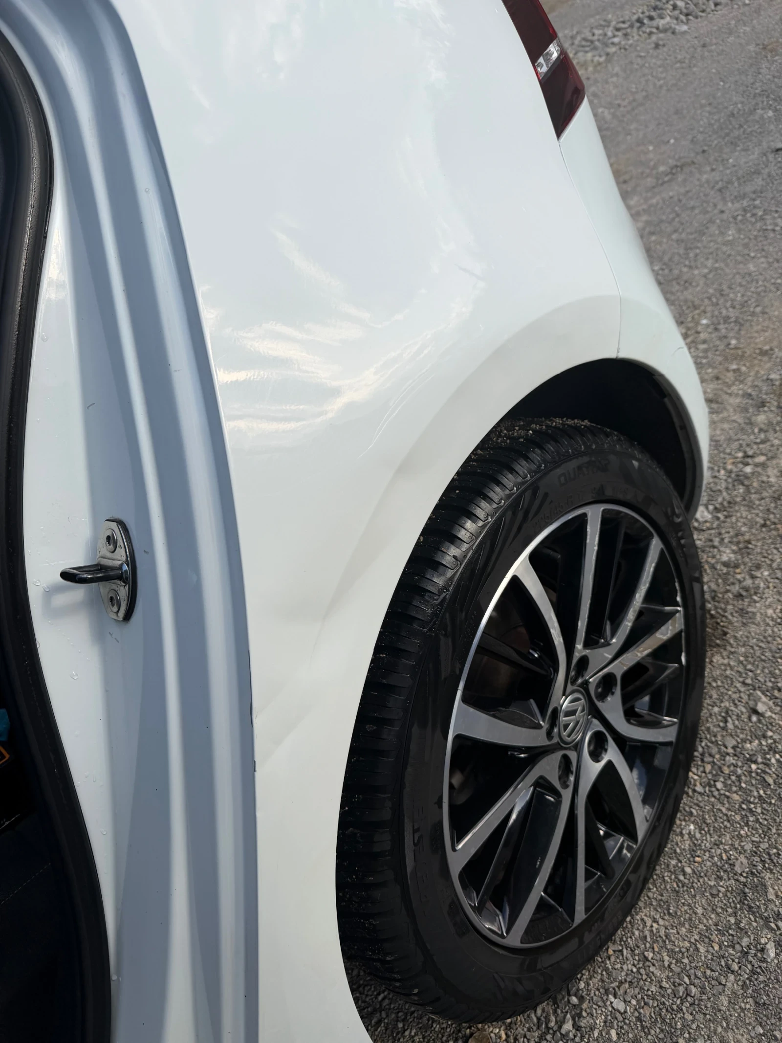 VW Golf 2.0 TDI LED FACELIFT, снимка 6 - Автомобили и джипове - 54230442