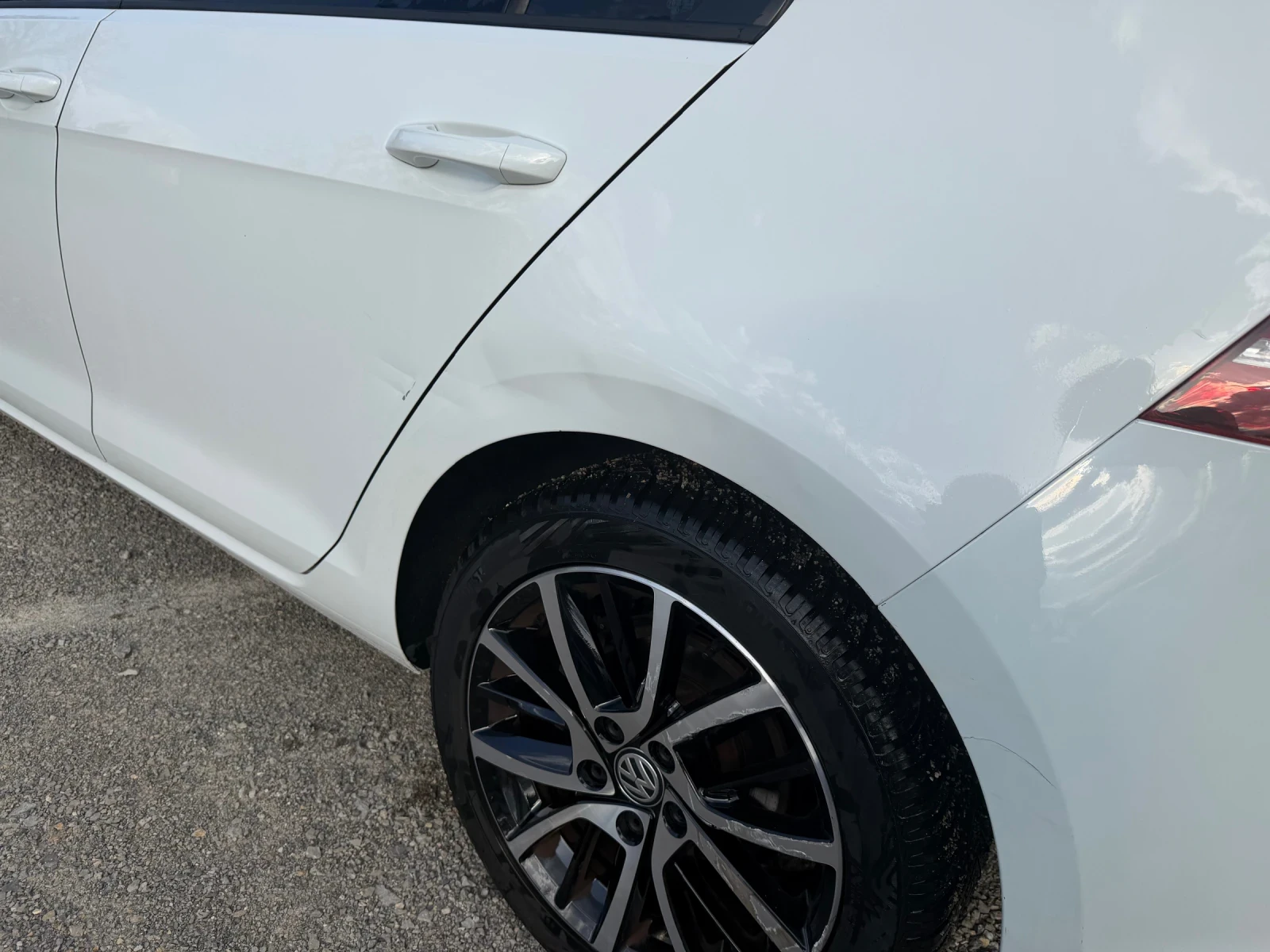 VW Golf 2.0 TDI LED FACELIFT, снимка 5 - Автомобили и джипове - 54230442