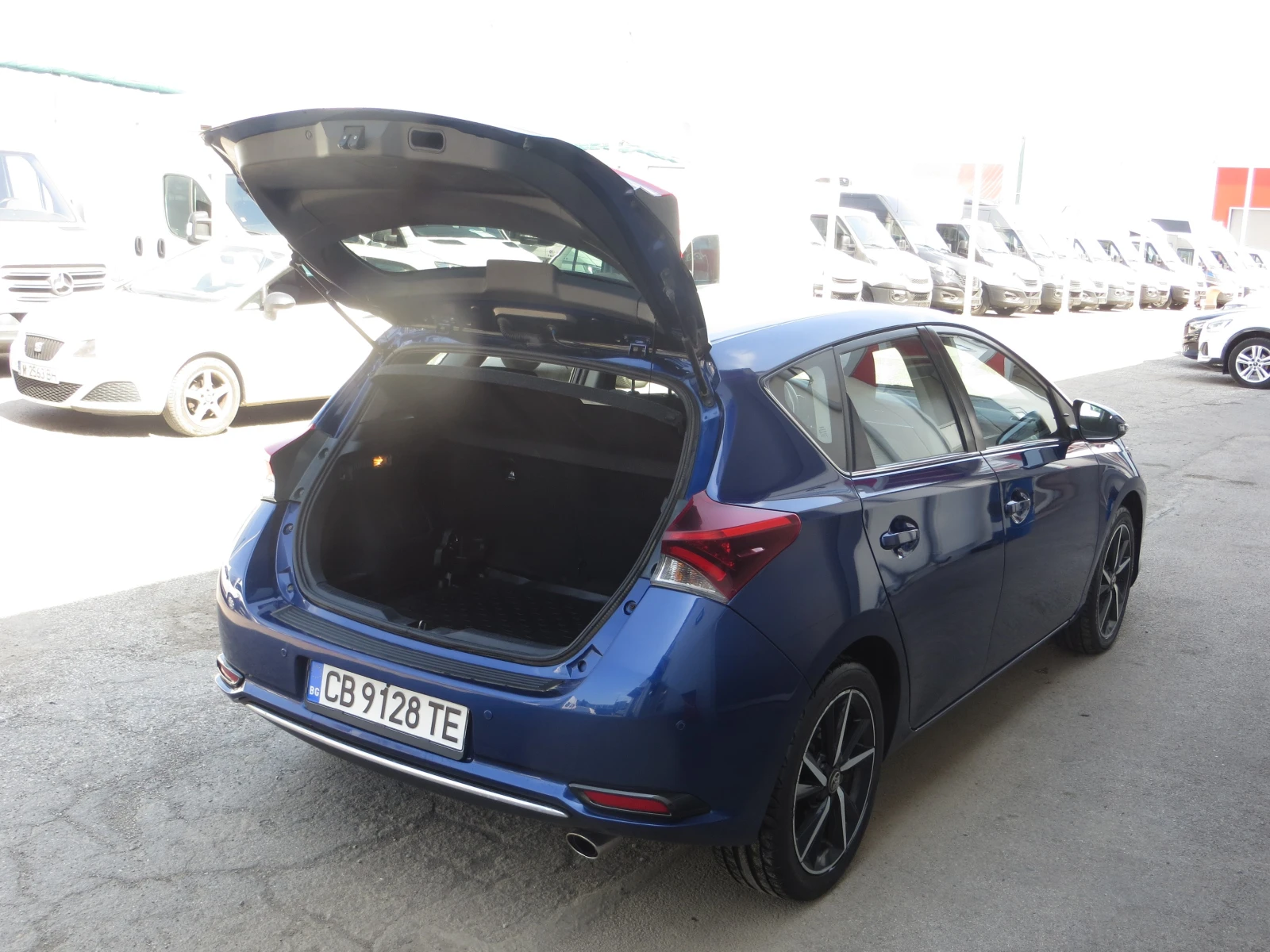 Toyota Auris 1, 2, снимка 16 - Автомобили и джипове - 54254416