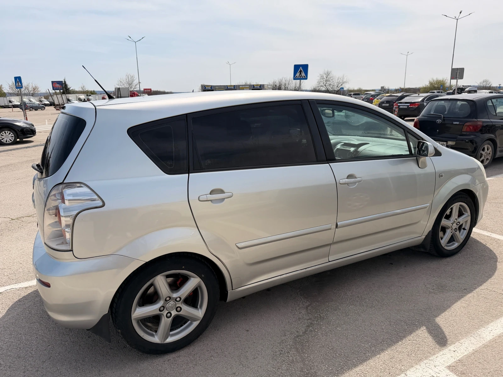 Toyota Corolla verso 2.0 d4d, снимка 5 - Автомобили и джипове - 54576465