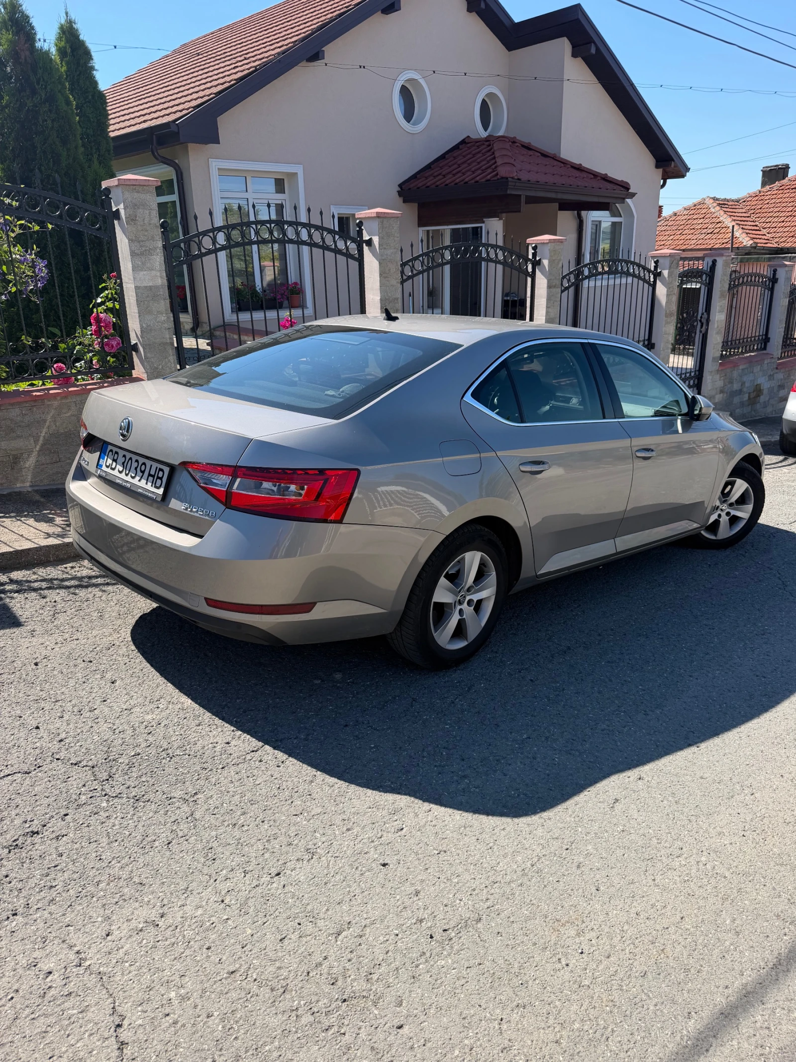 Skoda Superb, снимка 2 - Автомобили и джипове - 54844689