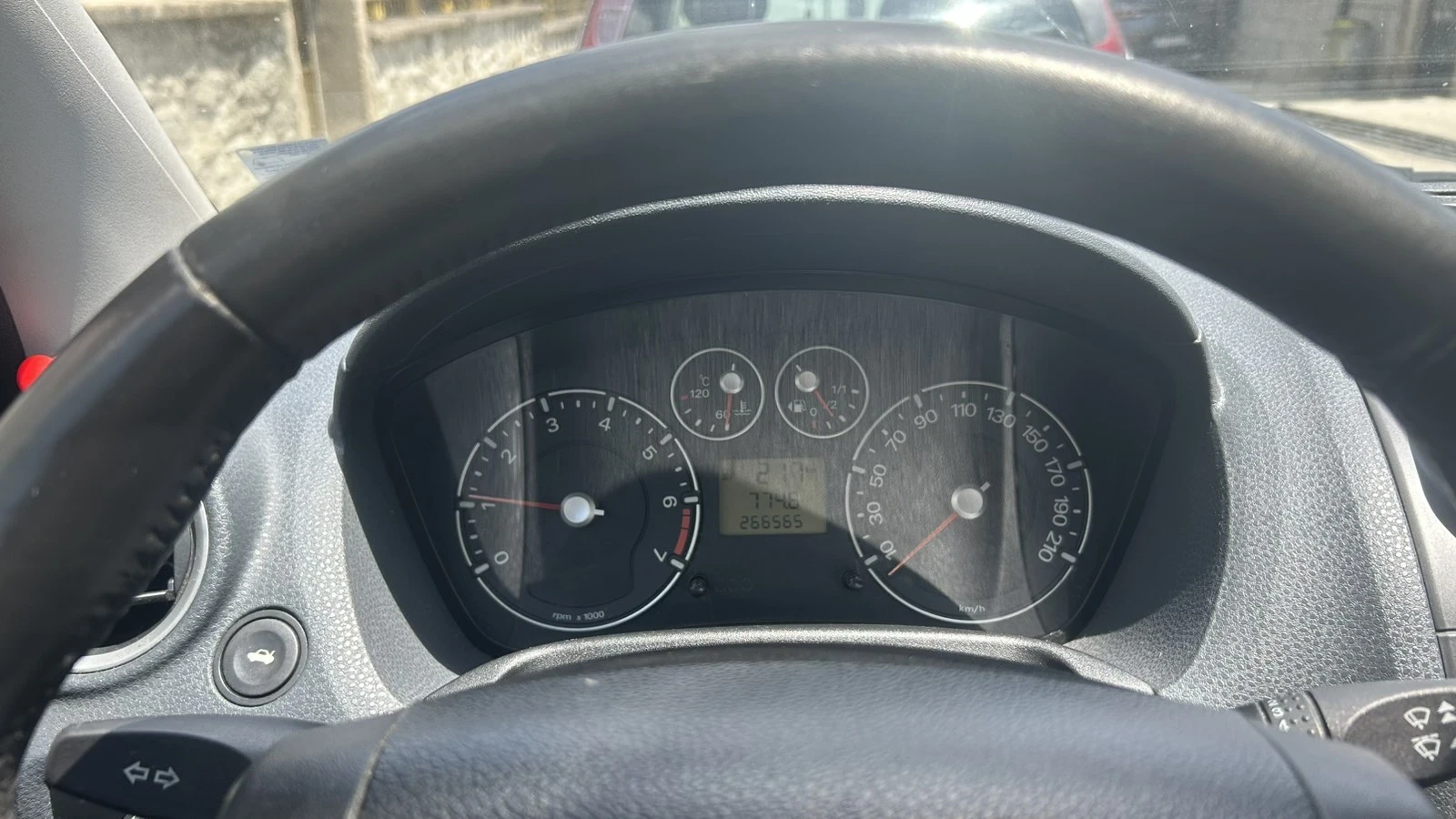 Ford Fiesta 1.4 16v, снимка 9 - Автомобили и джипове - 55179544