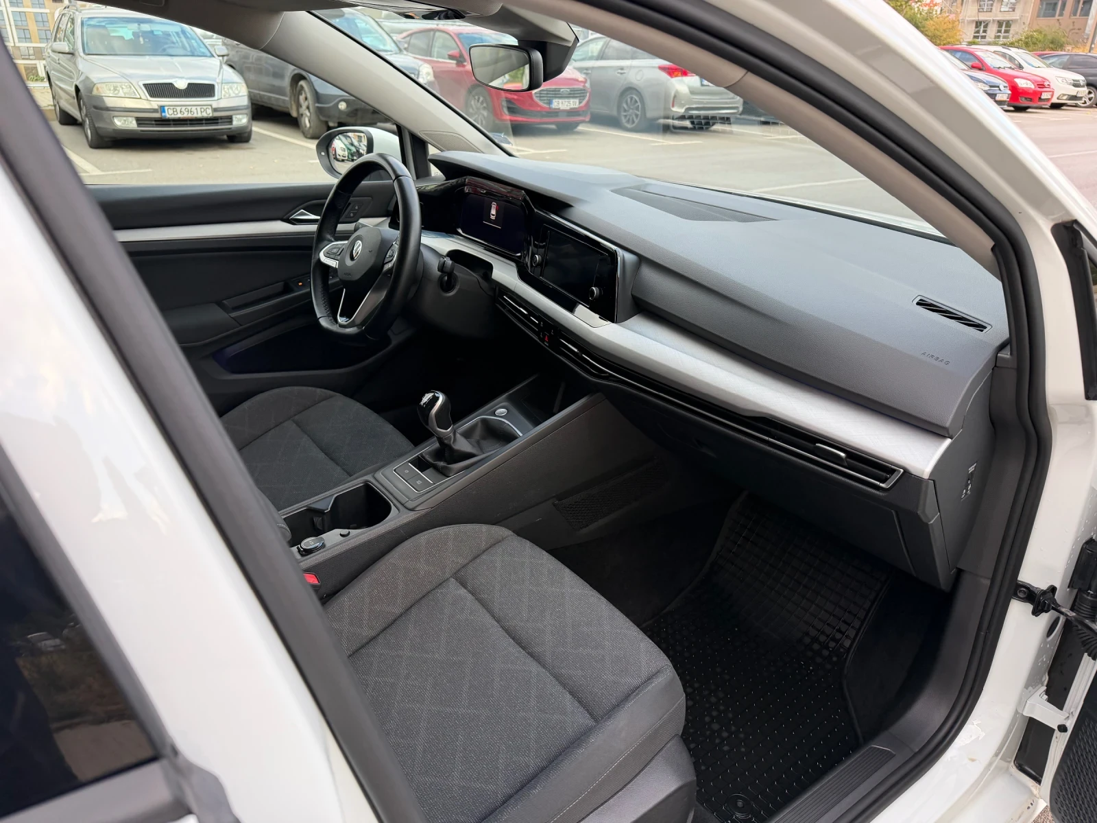 VW Golf 8 вариант, снимка 9 - Автомобили и джипове - 56247678