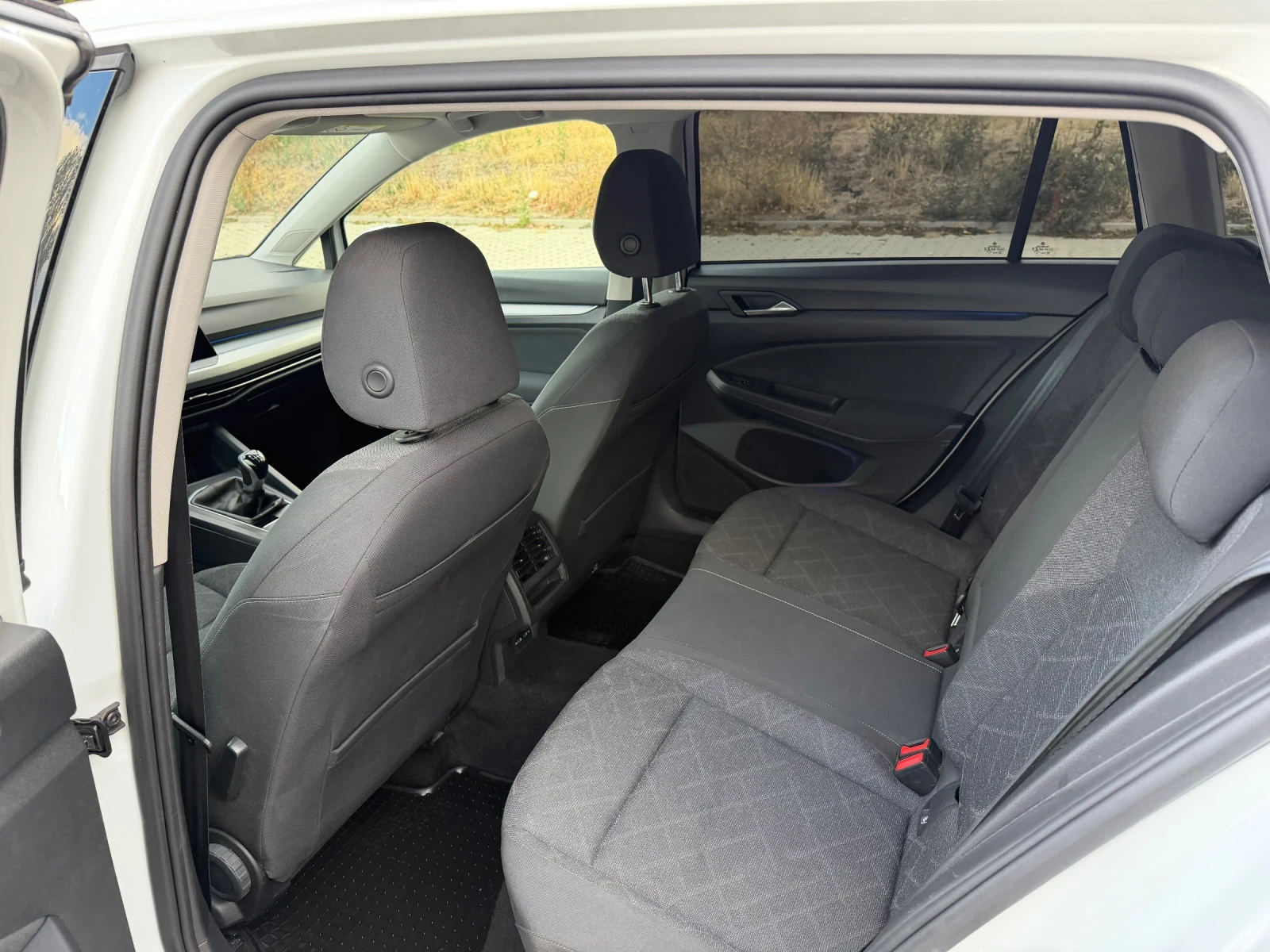 VW Golf 8 вариант, снимка 8 - Автомобили и джипове - 56247678
