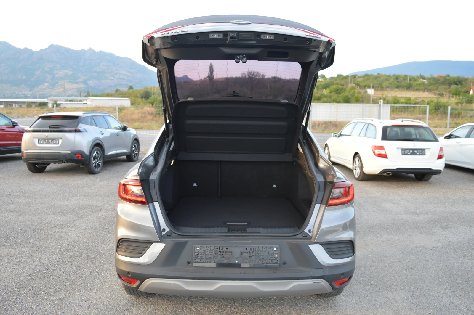 Renault Arkana 1.6-ЧИСТ БЕНЗИН-КОРЕЯ-FULL EKSTRI, снимка 14 - Автомобили и джипове - 55597427