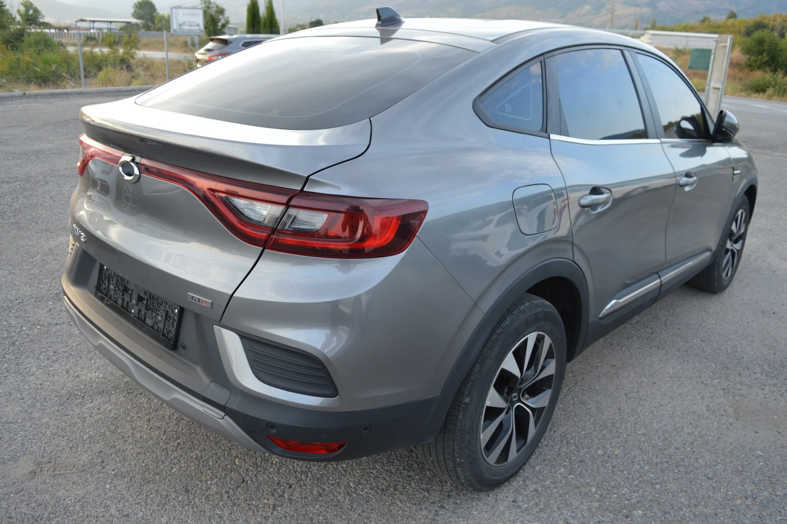 Renault Arkana 1.6-ЧИСТ БЕНЗИН-КОРЕЯ-FULL EKSTRI, снимка 3 - Автомобили и джипове - 55597427