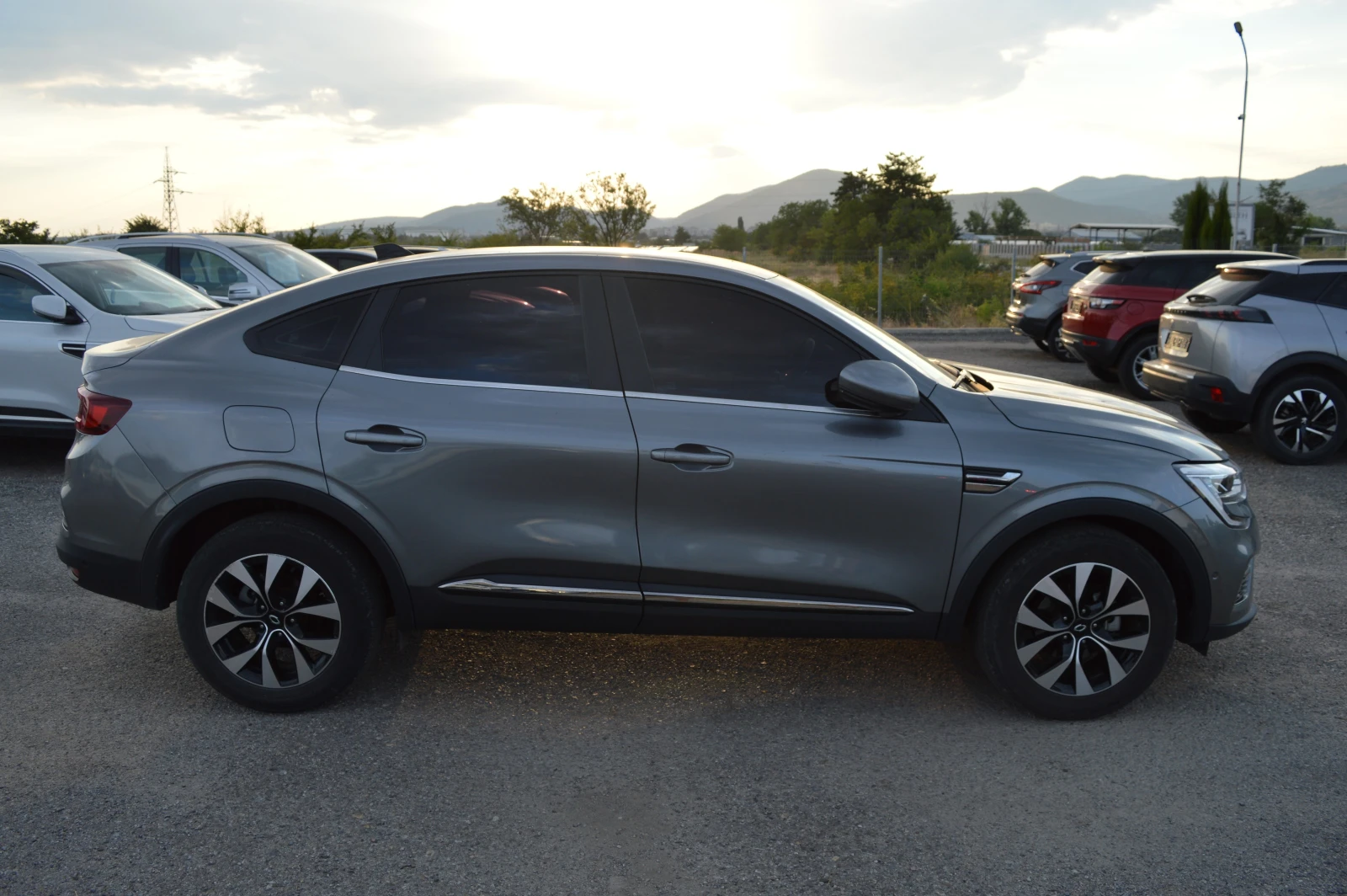 Renault Arkana 1.6-ЧИСТ БЕНЗИН-КОРЕЯ-FULL EKSTRI, снимка 2 - Автомобили и джипове - 55597427