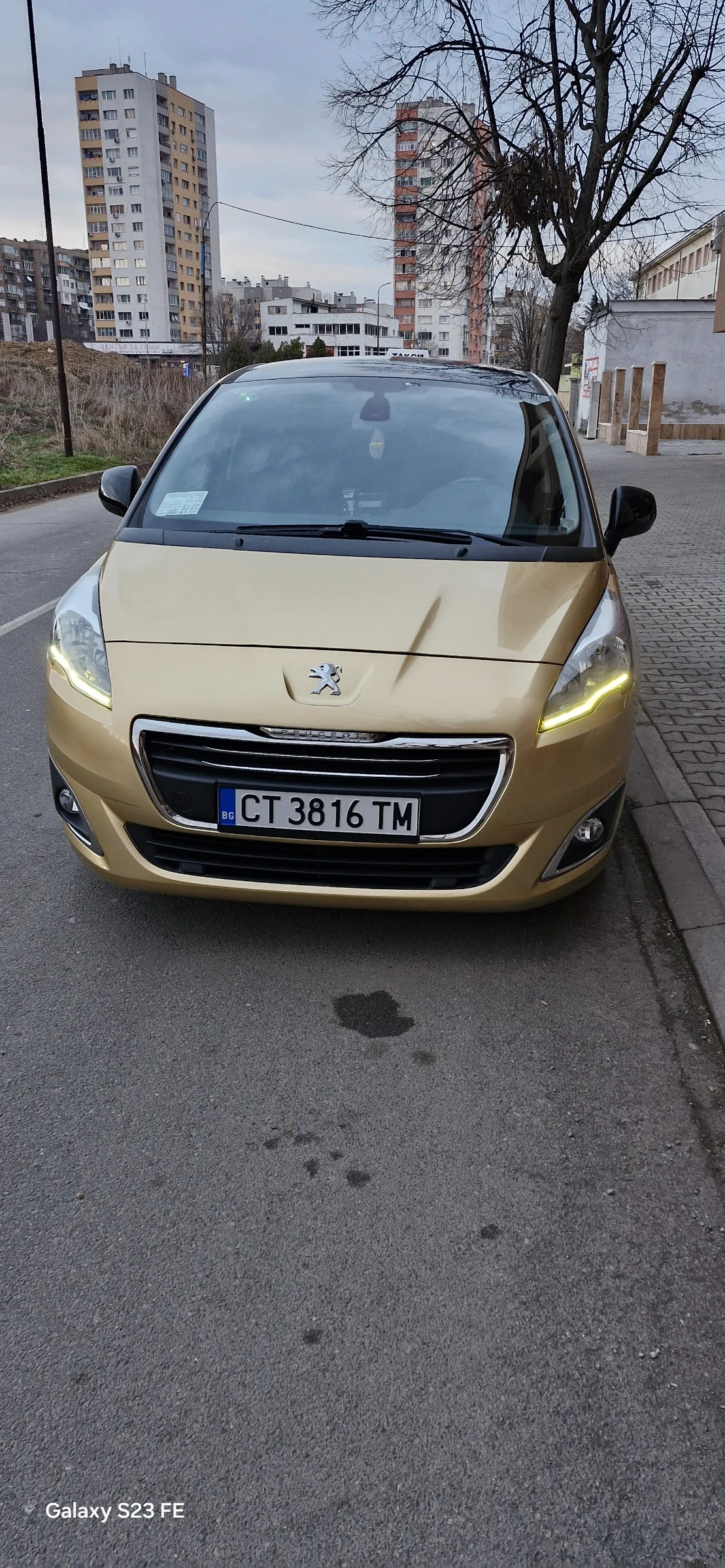 Peugeot 5008 1.6 EHDi, снимка 7 - Автомобили и джипове - 55637080