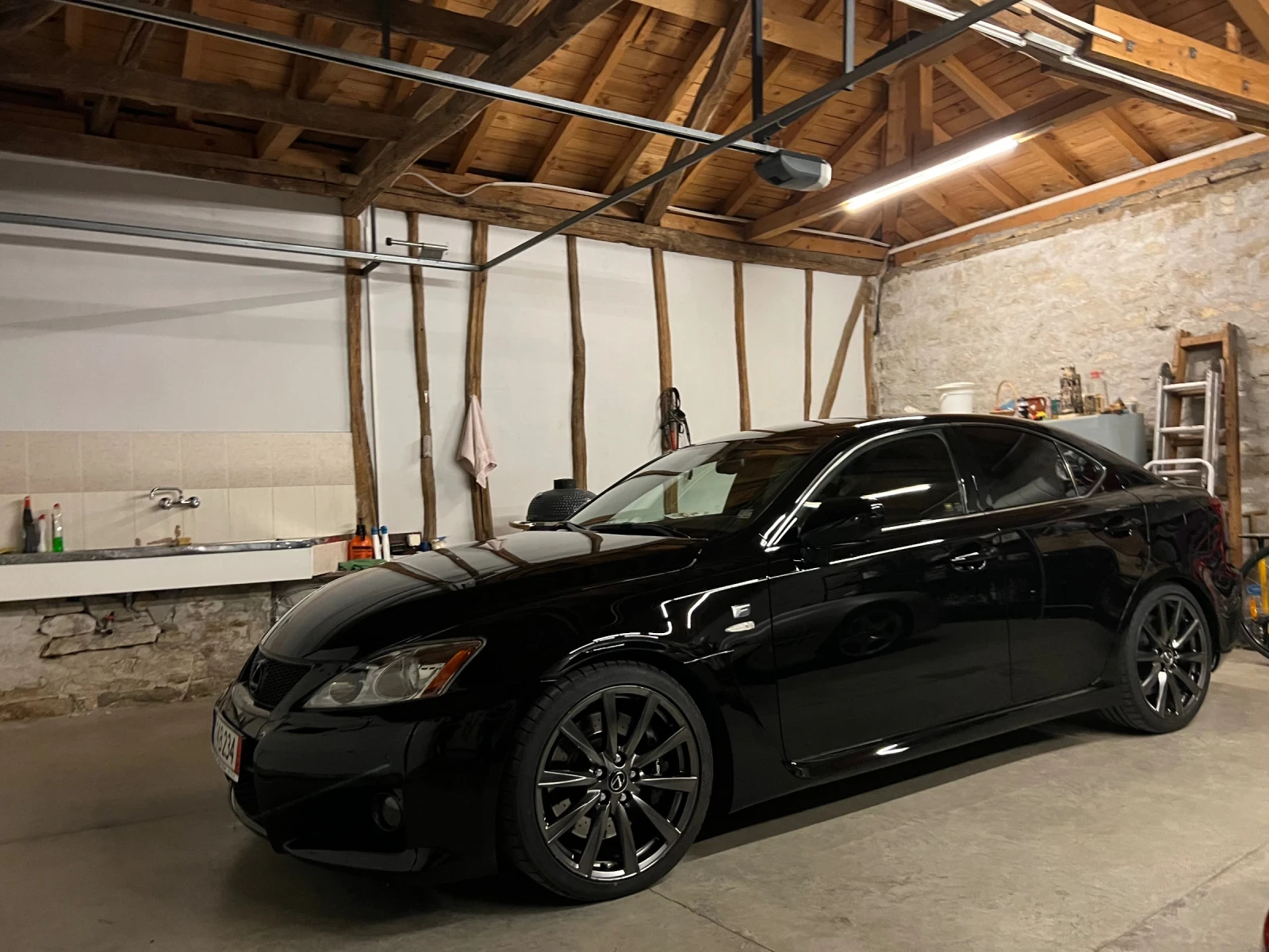 Lexus IS F 5.0 V8