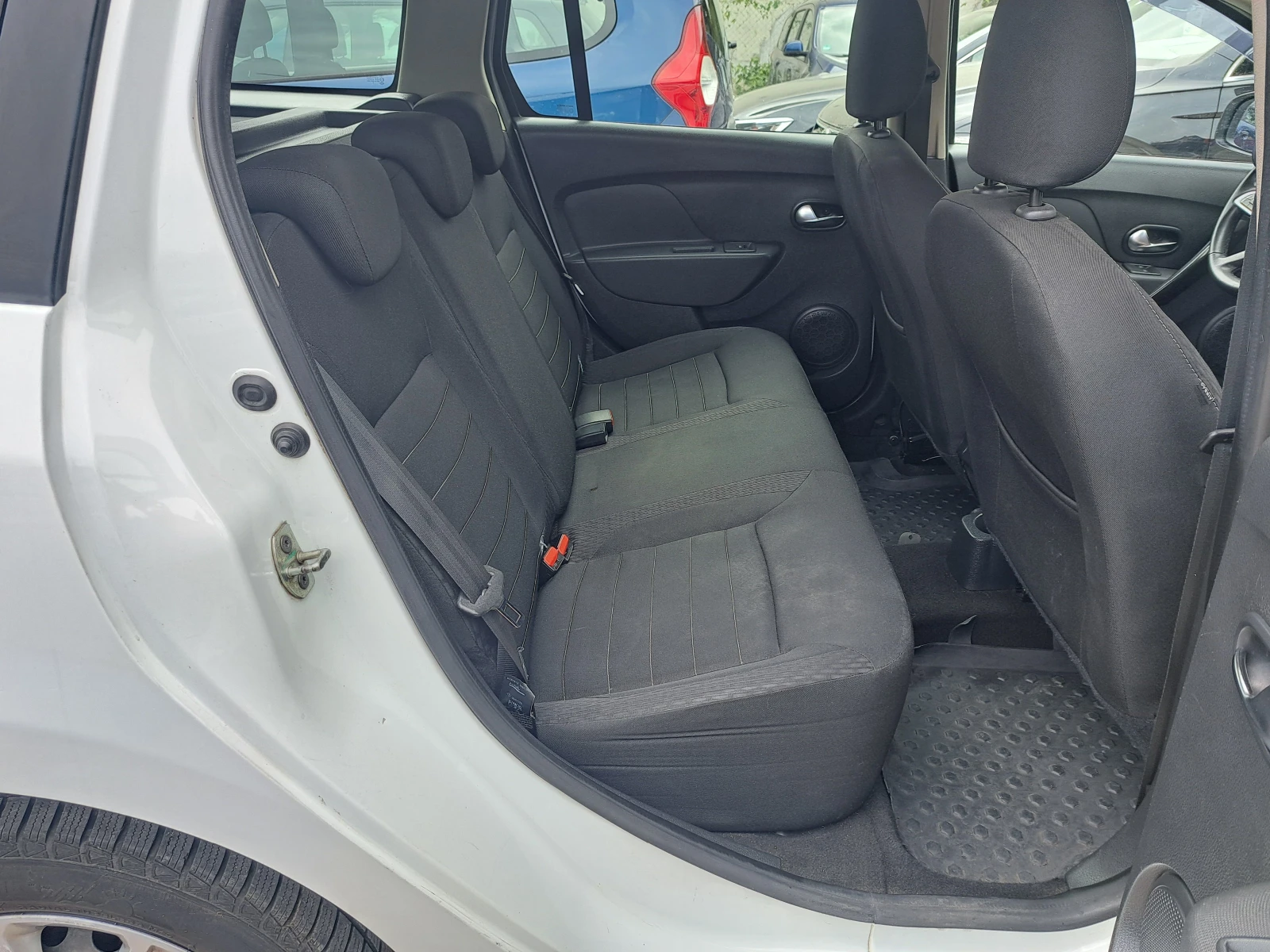 Dacia Logan MCV* 1.0TCe* ГАЗ* NAVI* ТЕМПОМАТ, снимка 8 - Автомобили и джипове - 56285903