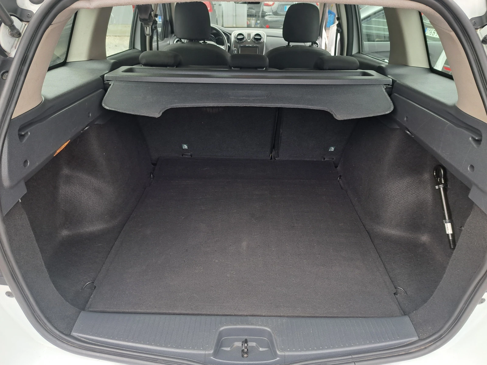 Dacia Logan MCV* 1.0TCe* ГАЗ* NAVI* ТЕМПОМАТ, снимка 11 - Автомобили и джипове - 56285903